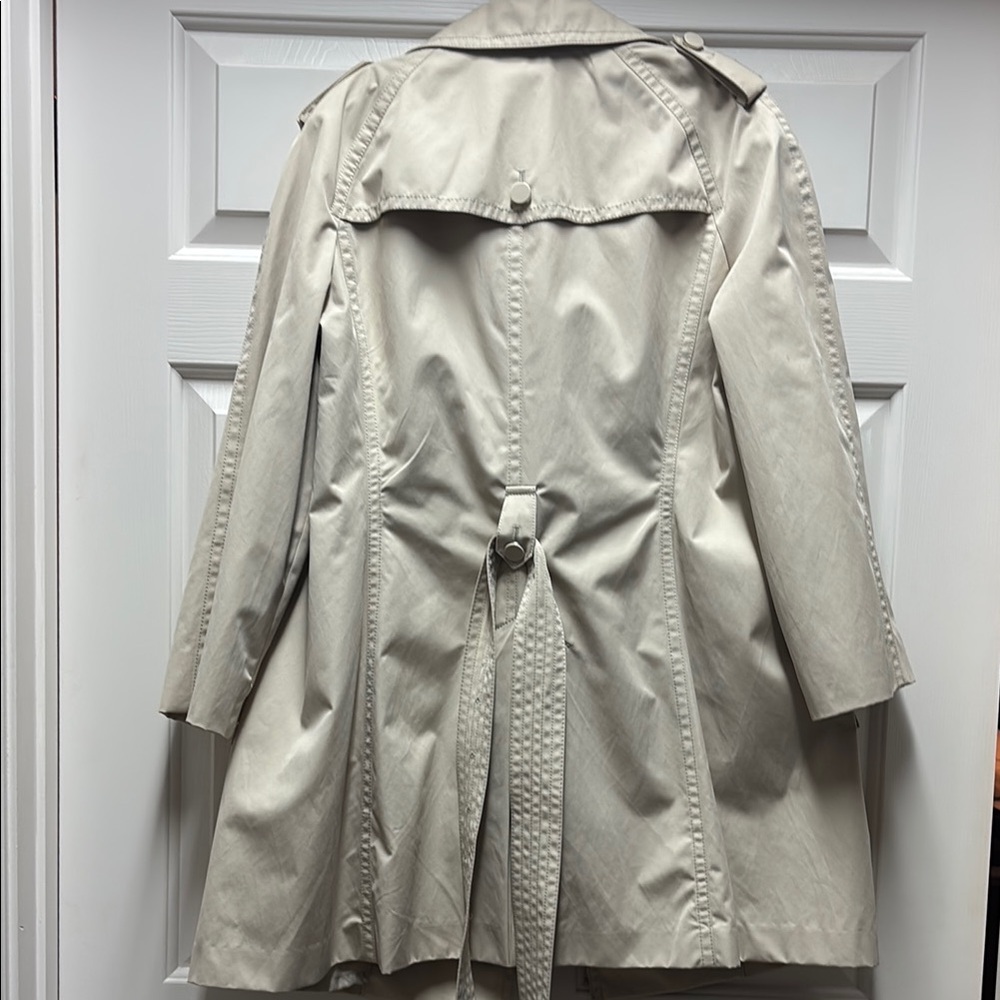 Talbots petite MEDIUM double breasted Classic Beige RAIN Trench Coat NWOT - Picture 4 of 4
